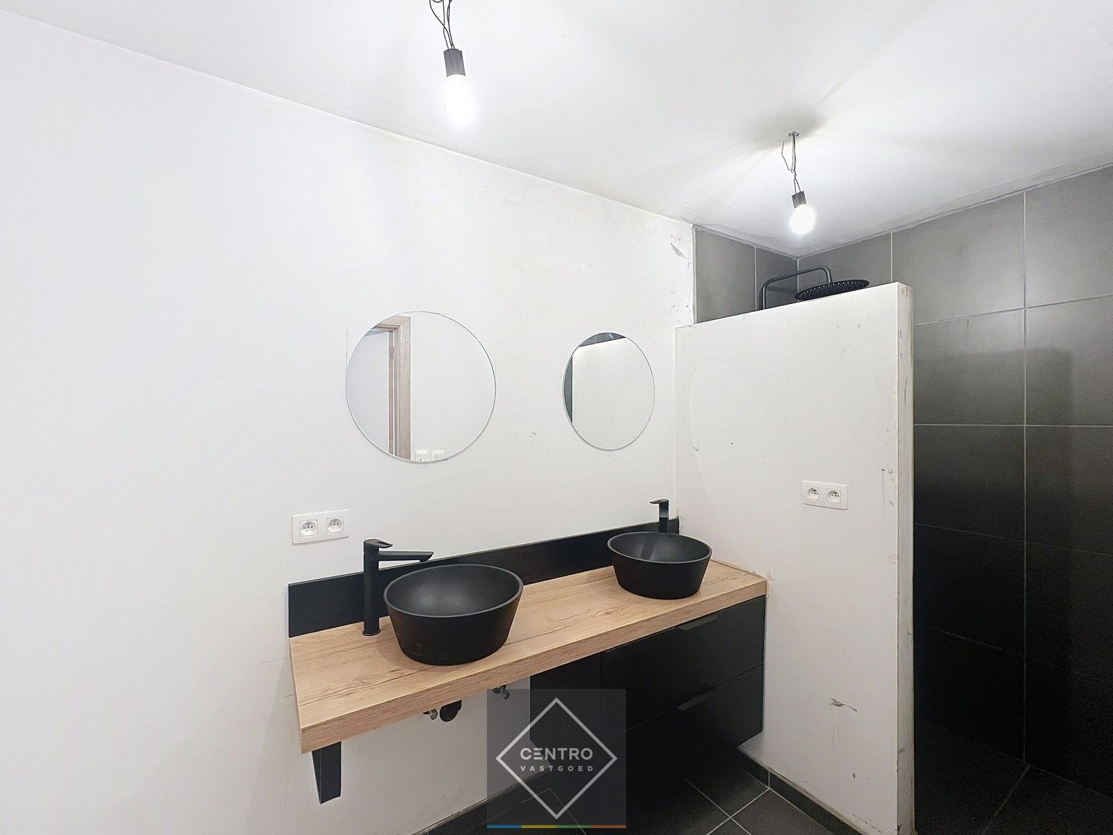 TOPAANBOD, halfopen  NB-woning met 3 slpks, ZUIDger. tuin, GARAGE én ZONNEPANELEN! foto 17