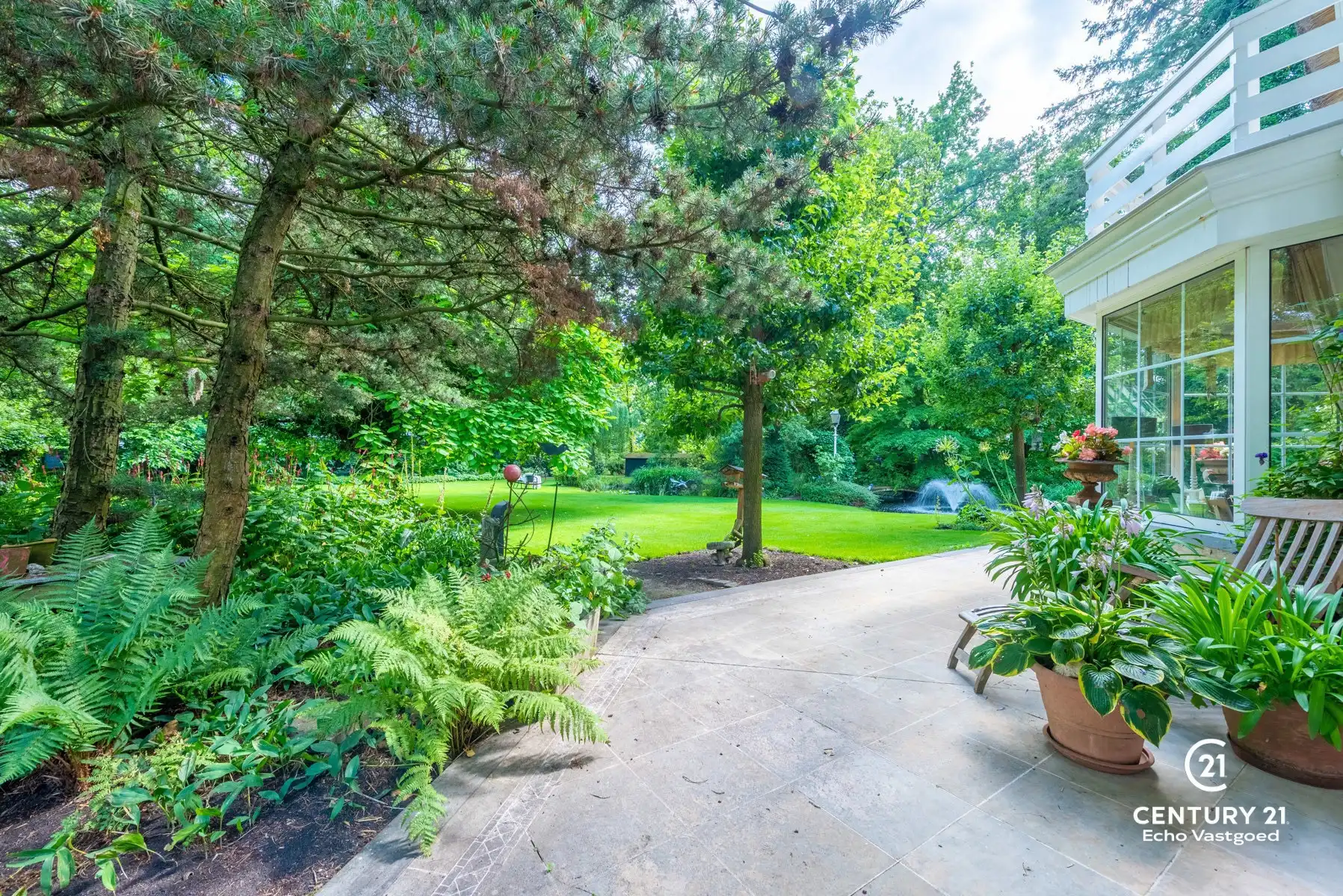 Karaktervol landhuis met prachtige tuin op ca 2202m² foto 15