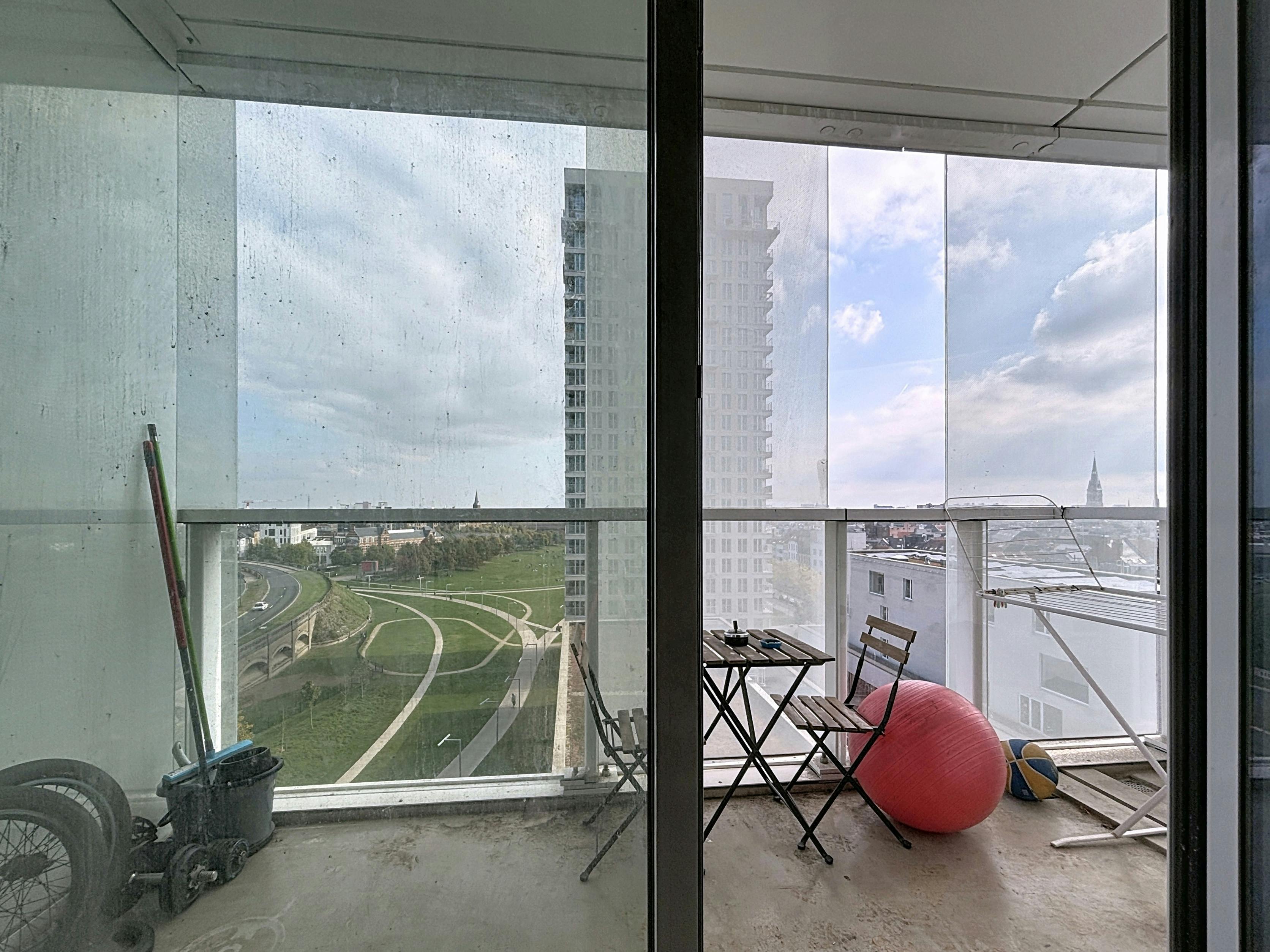 Instapklare studio met terras te koop in de Parktoren Antwerpen foto 7