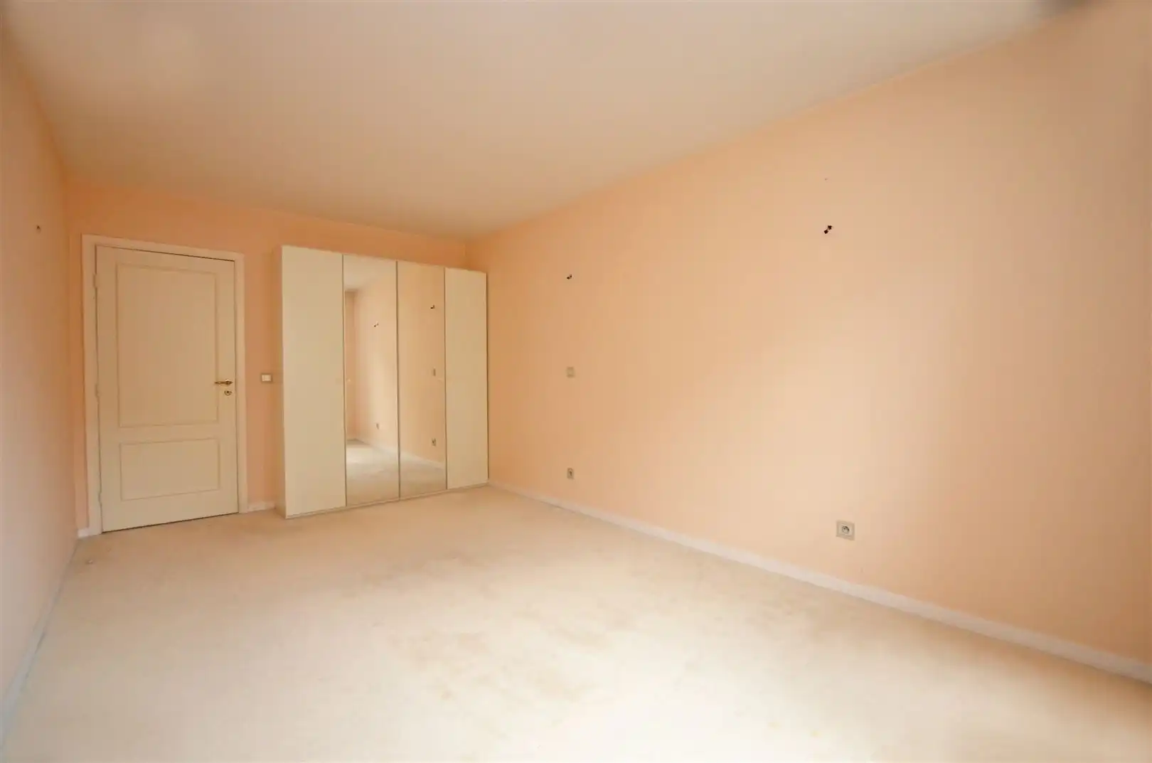 Ruim op te frissen appartement op wandelafstand van de stad foto 27