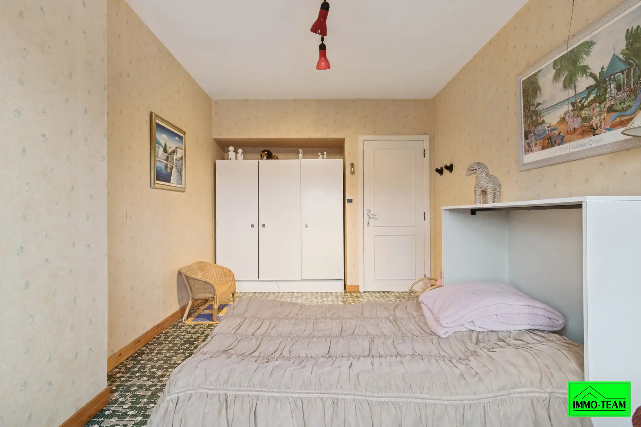 Goed onderhouden 3-gevelwoning met 3 slks, tuin en garage foto 11