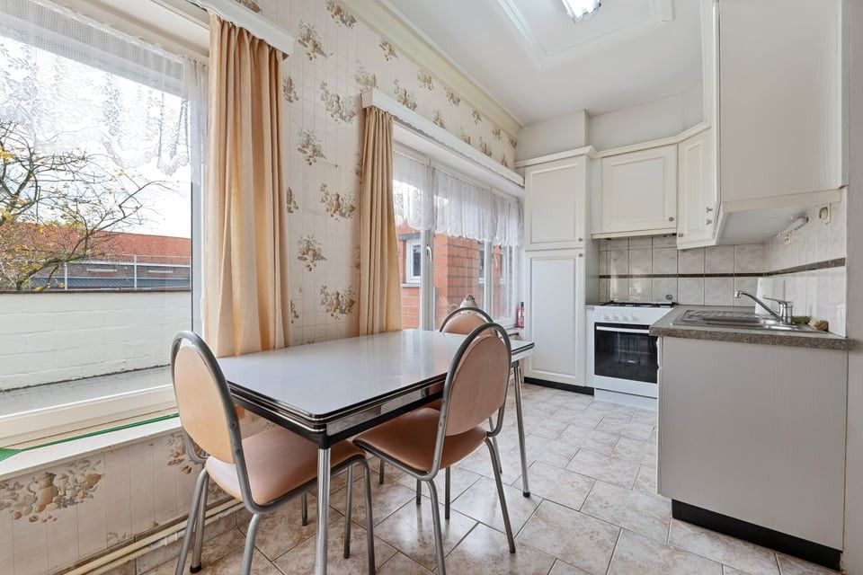 CHARMANTE OPEN BEBOUWING MET GARAGE IN OPLINTER foto 17