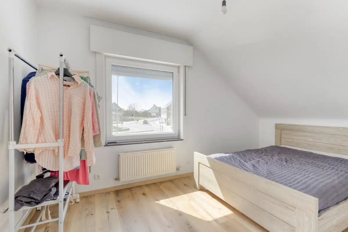 Instapklare gerenoveerde woning te Zwalm foto 8