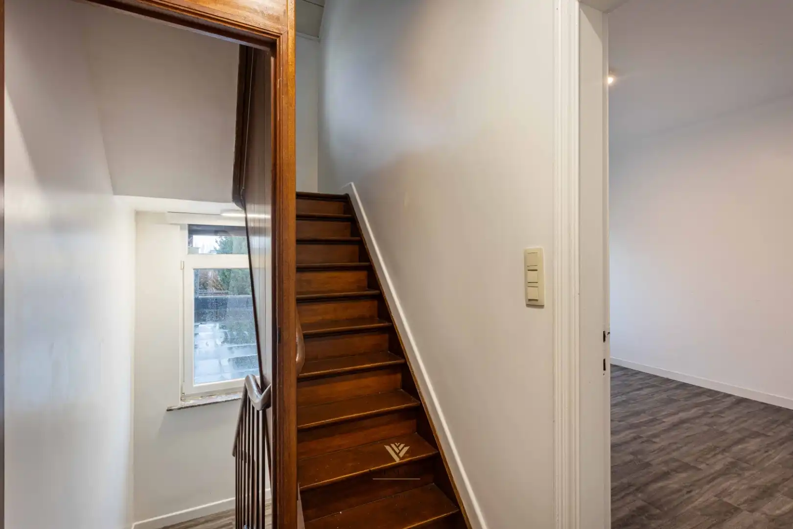 Ruime woning met 4 slaapkamers op rustige locatie foto 18