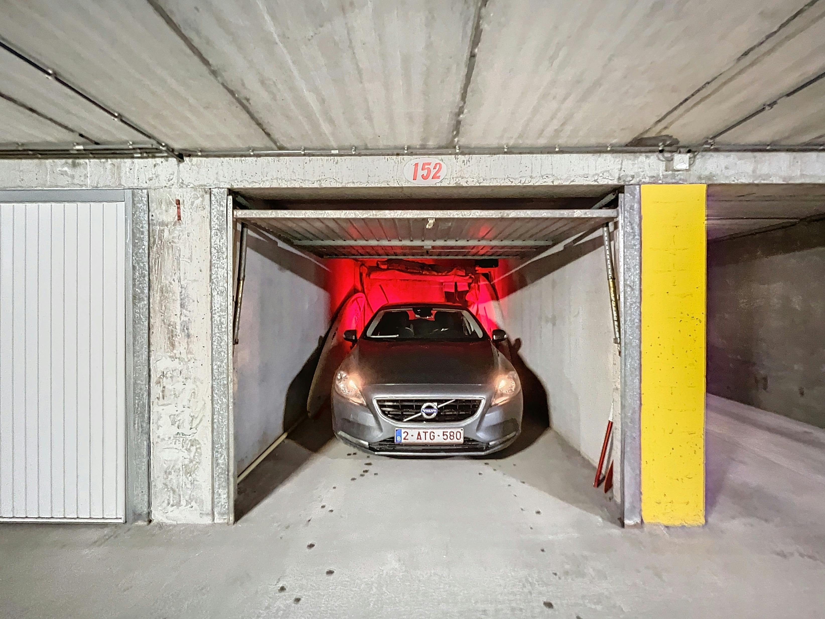 Garagebox te koop op het Hendrikaplein foto 13