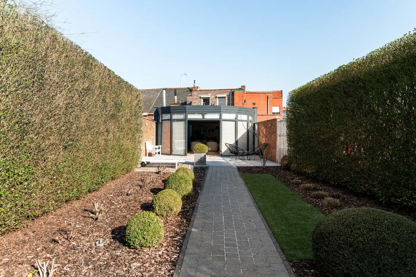 Ruime woning met commerciële ruimte, 2 slpk. en tuin foto 28