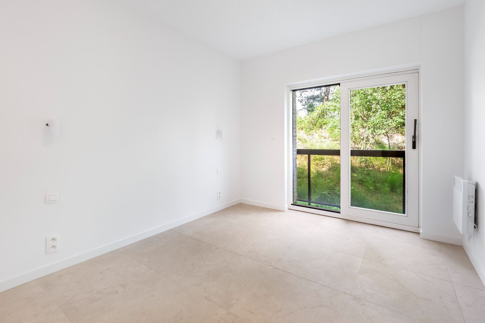 Prachtig gerenoveerd hoekappartement met zuidelijke oriëntatie, te midden van een groene omgeving aan het yzerpark. Parking te koop foto 15