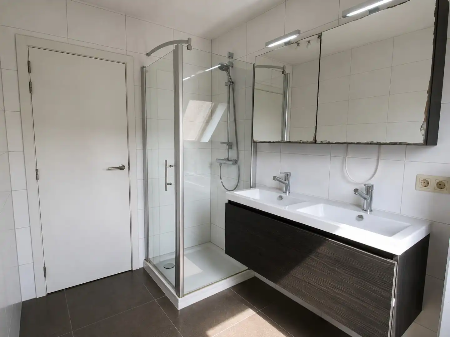 Duplex 3-slaapkamer appartement met garage foto 10