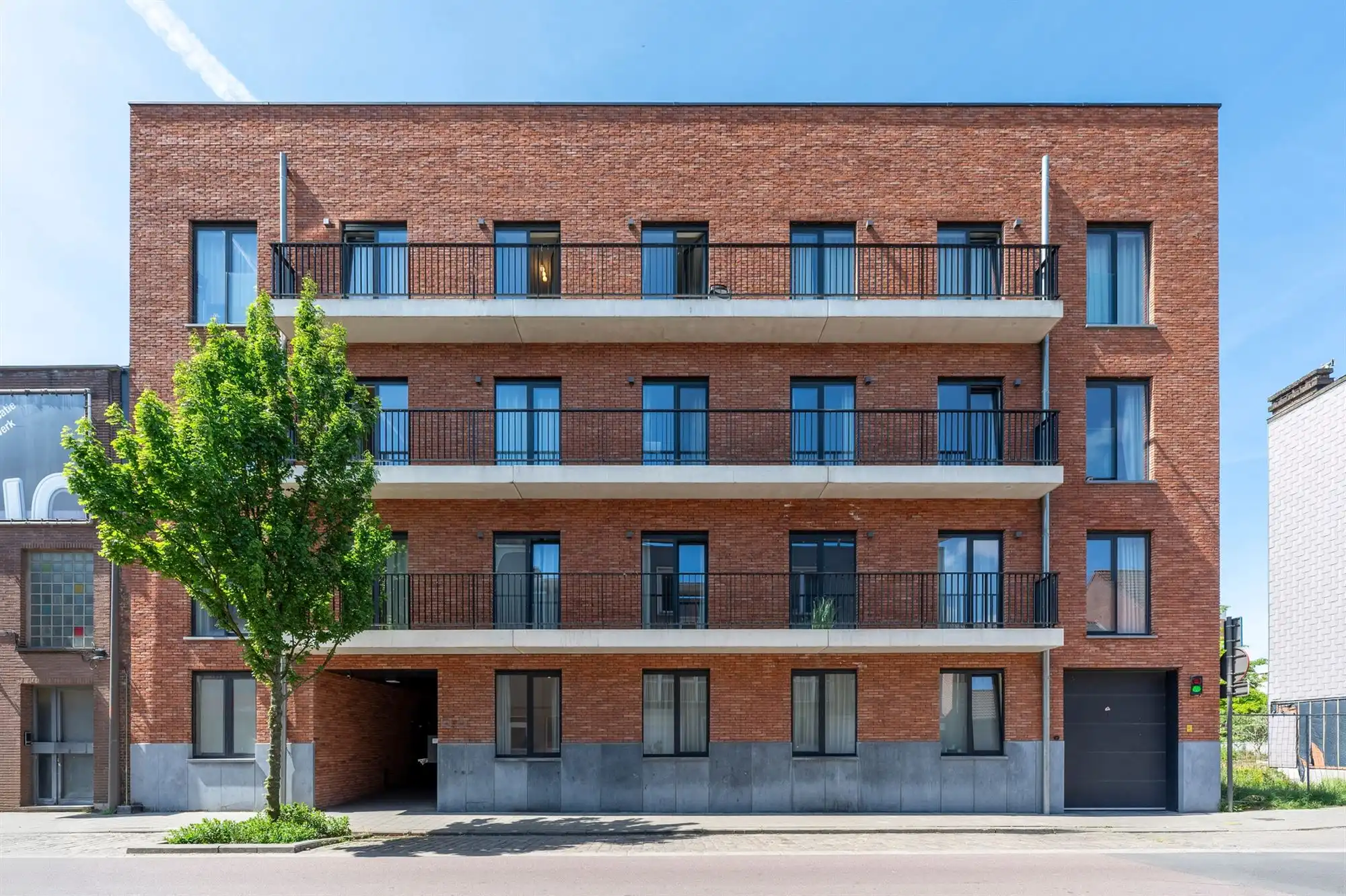 Moderne studentenkamer met eigen sanitair foto {{pictureIndex}}