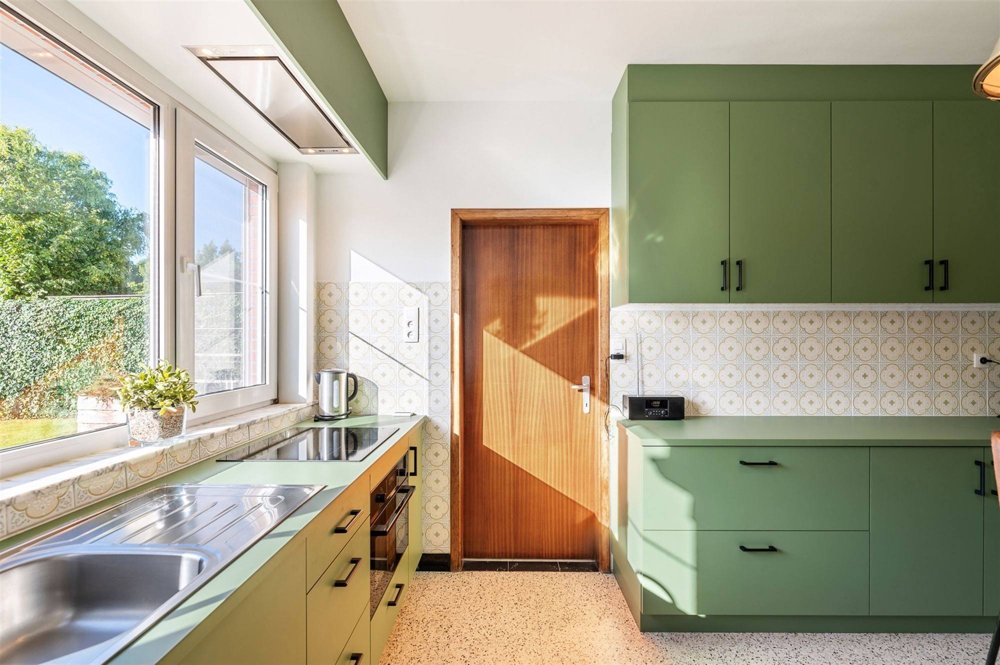 GERENOVEERDE INSTAPKLARE WONING OP 1726M2 TEGEN NATUURGEBIED! foto 9