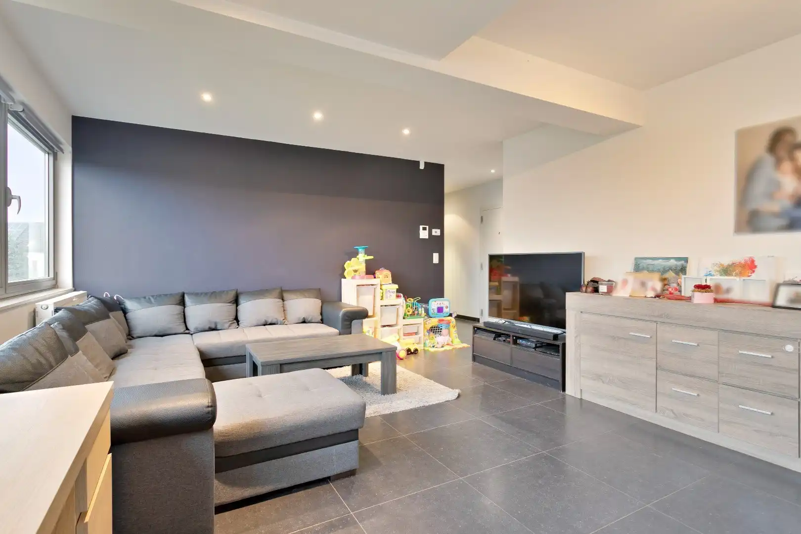 Recent lichtrijk 2slpk-appartement met terras, garagebox en kelder foto 9