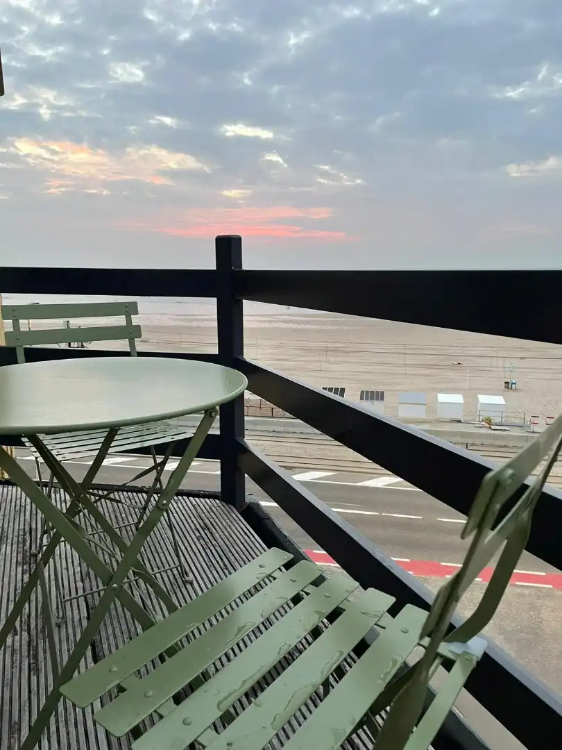 Prachtig 2-slaapkamerappartement met frontaal zeezicht foto 17