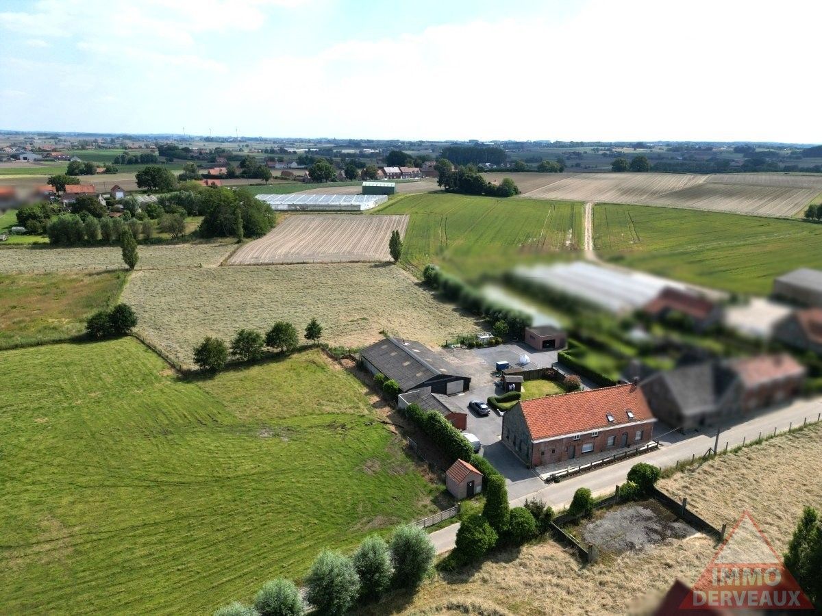 Moorslede – Unieke zonevreemde woning met loods en prachtig vergezicht foto 2