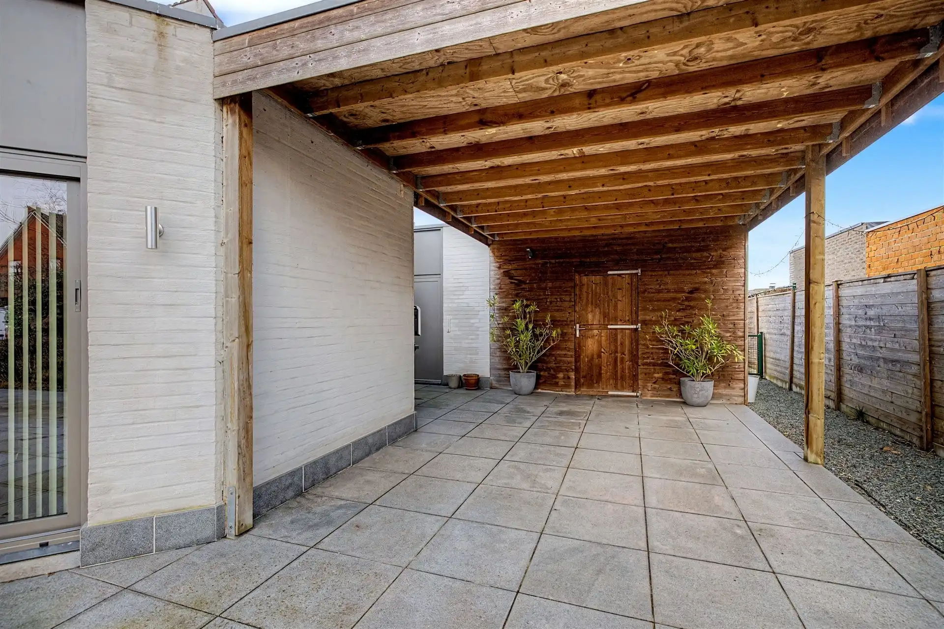 Stijlvolle gezinswoning met 3 slaapkamers en thuiskantoor (926m²) foto 2