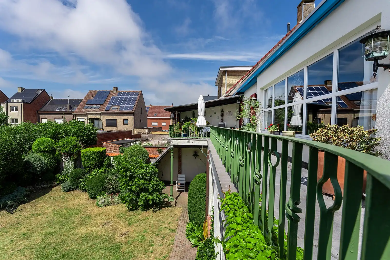 Uitzonderlijke gezinswoning (275m²) met ruim atelier, zonnig terras, garage en prachtige tuin foto 18