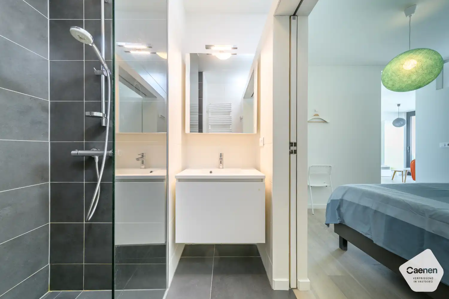 Te Koop – Instapklaar Gemeubeld Appartement met Frontaal Zeezicht foto 6