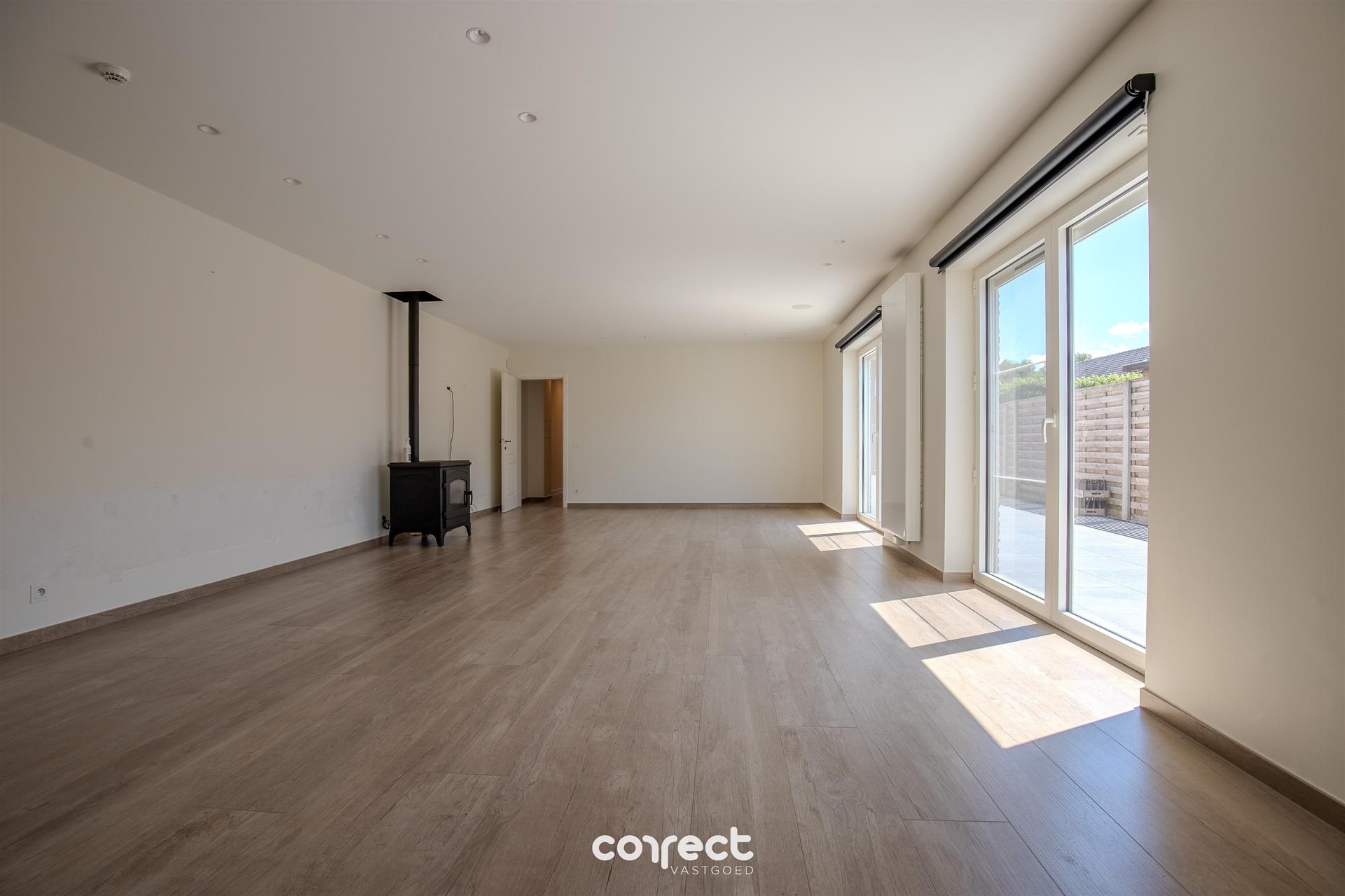 Modern halfopen woning te koop in hartje Oostduinkerke met 3 slaapkamers en diepe tuin foto 22