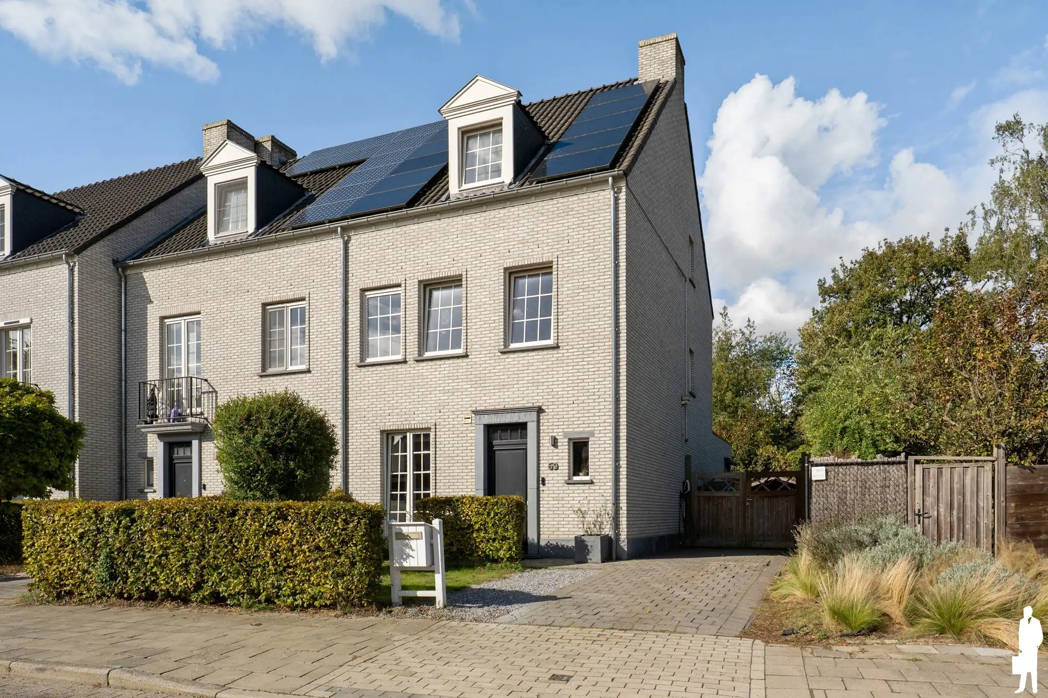 Ruime HOB met 4 slpk en prachtige tuin op toplocatie in Hove foto 30