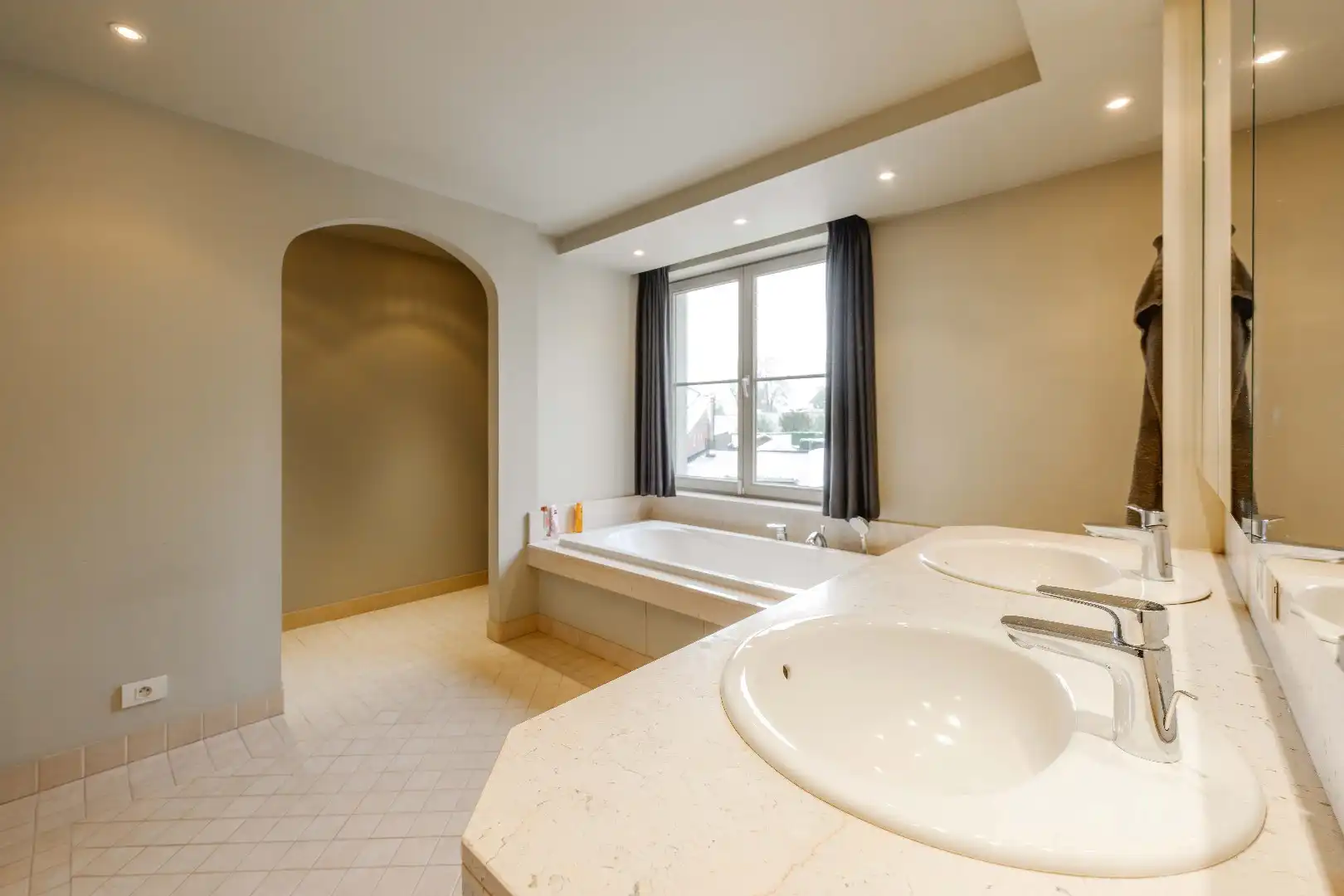 PRACHTIGE HERENWONING MET HEDENDAAGS MODERN COMFORT  foto 11