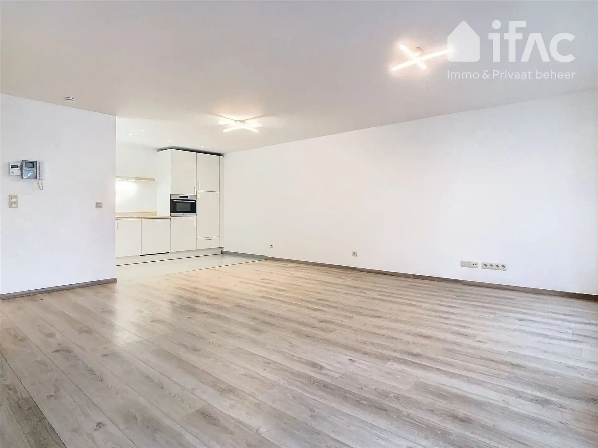 Lichtrijk en energiezuinig appartement met garage foto 4