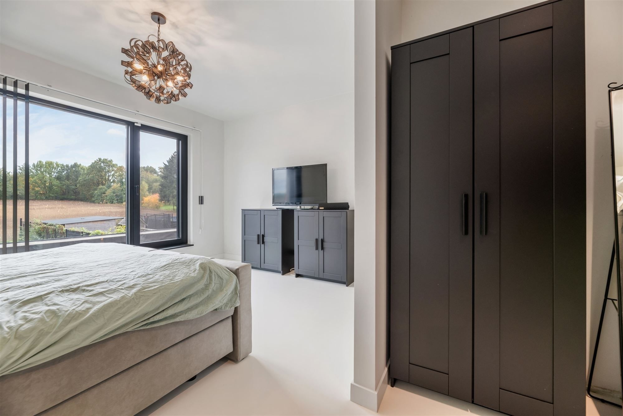 MODERNE VOLLEDIG AFGEWERKTE EN INSTAPKLARE WONING MET 3 SLAAPKAMERS EN POLYVALENTE KELDER VOOR BIJBEROEP foto 20