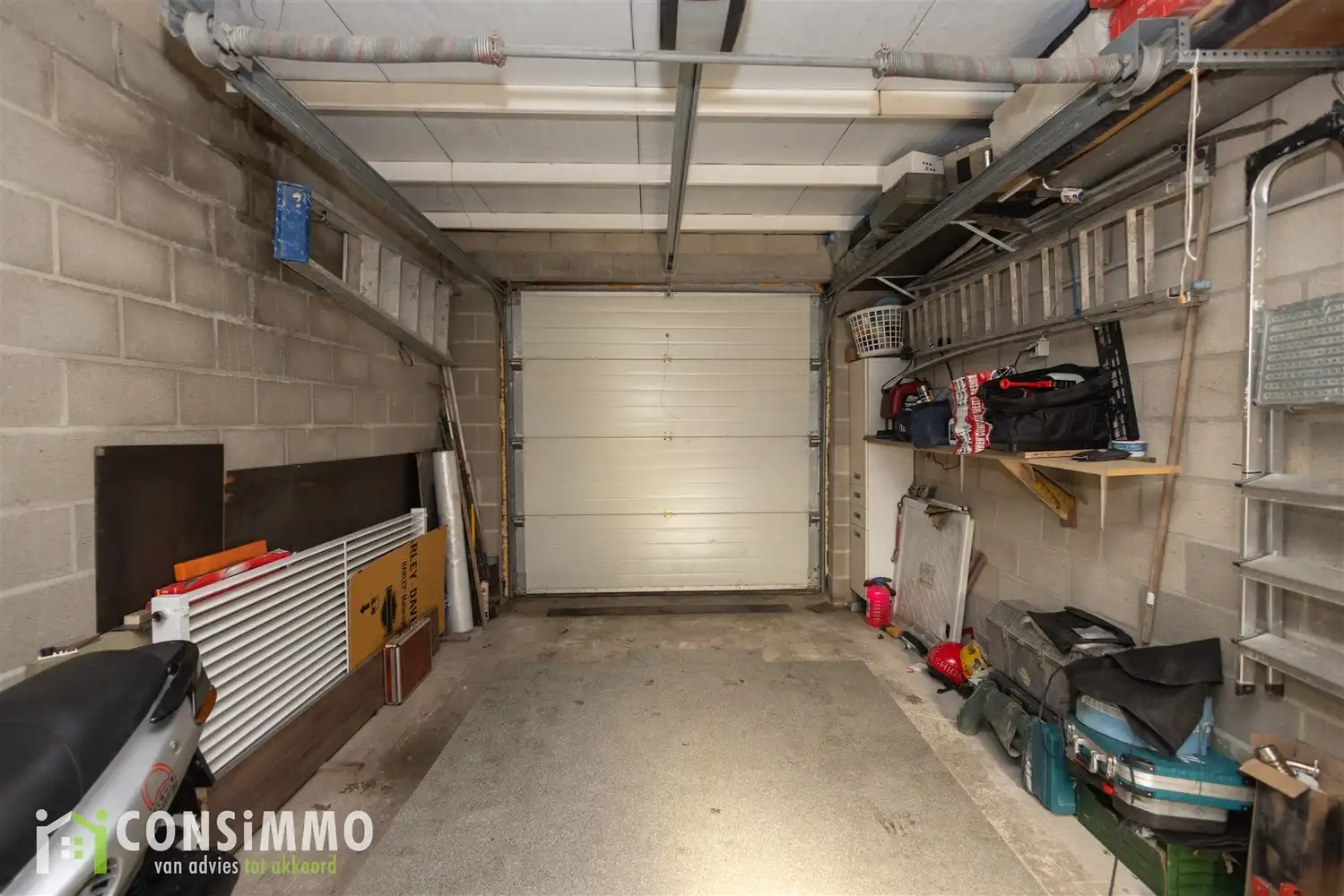 Instapklare en ruime woning met 5 slaapkamers in Genk foto 33