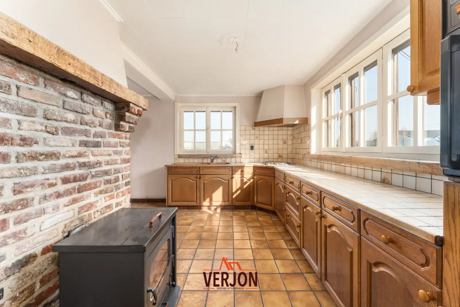 Charmante woning met landelijk karakter, veel ruimte en tal van mogelijkheden! foto 9