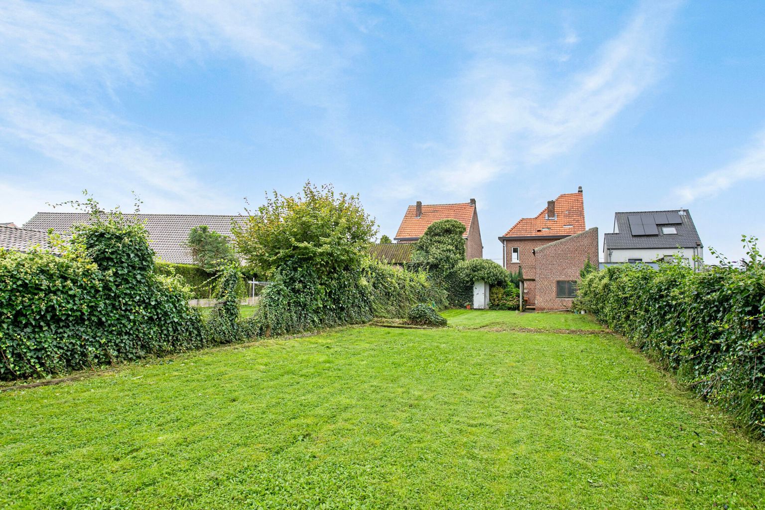 DEGELIJKE,  TE RENOVEREN WONING MET TUIN IN VERTRIJK foto 26