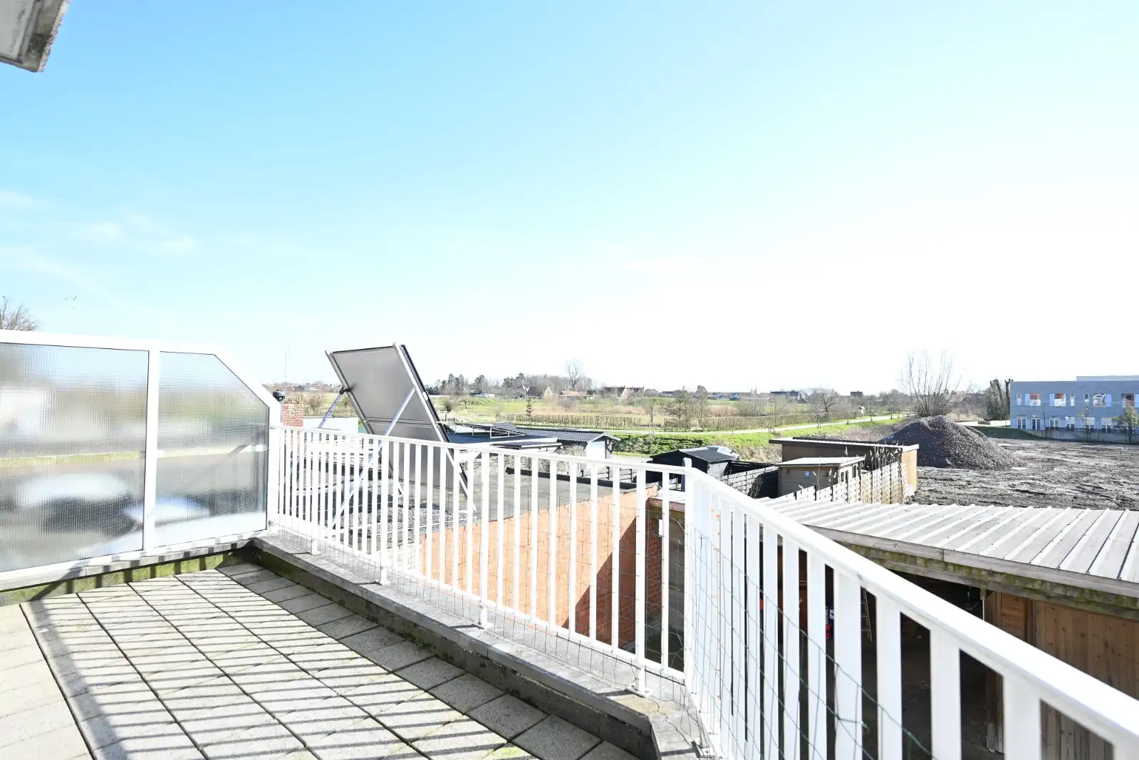 Ruim en lichtrijk appartement met prachtig zicht op het Roobeekpark! foto 8