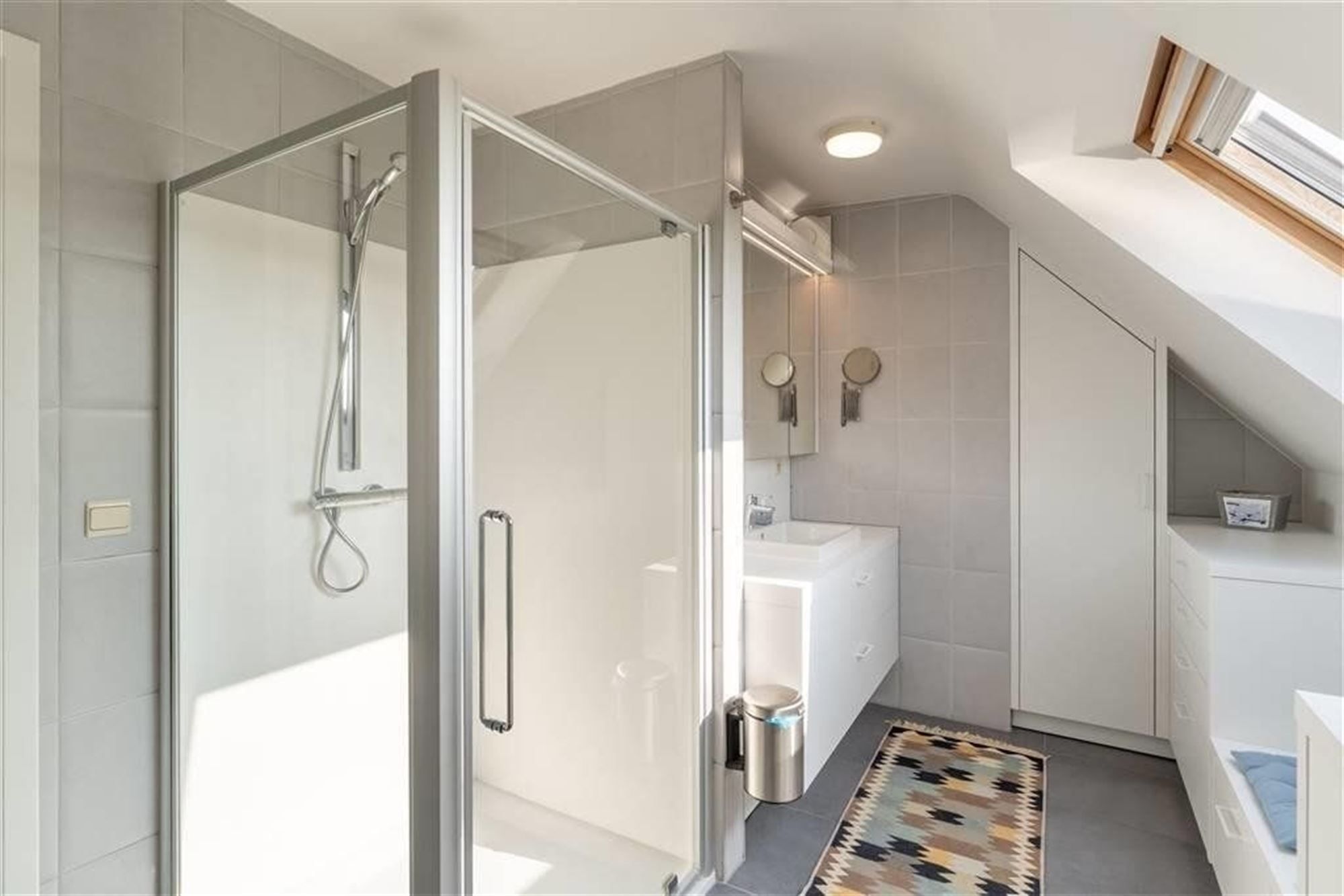 Zeer ruim appartement met 3 slaapkamers op toplocatie foto 9