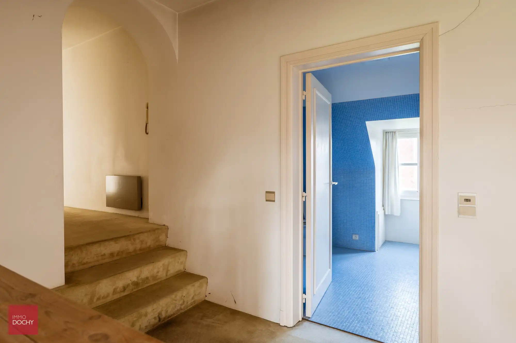 Ruime te renoveren villa op ca. 2.800m² foto 10