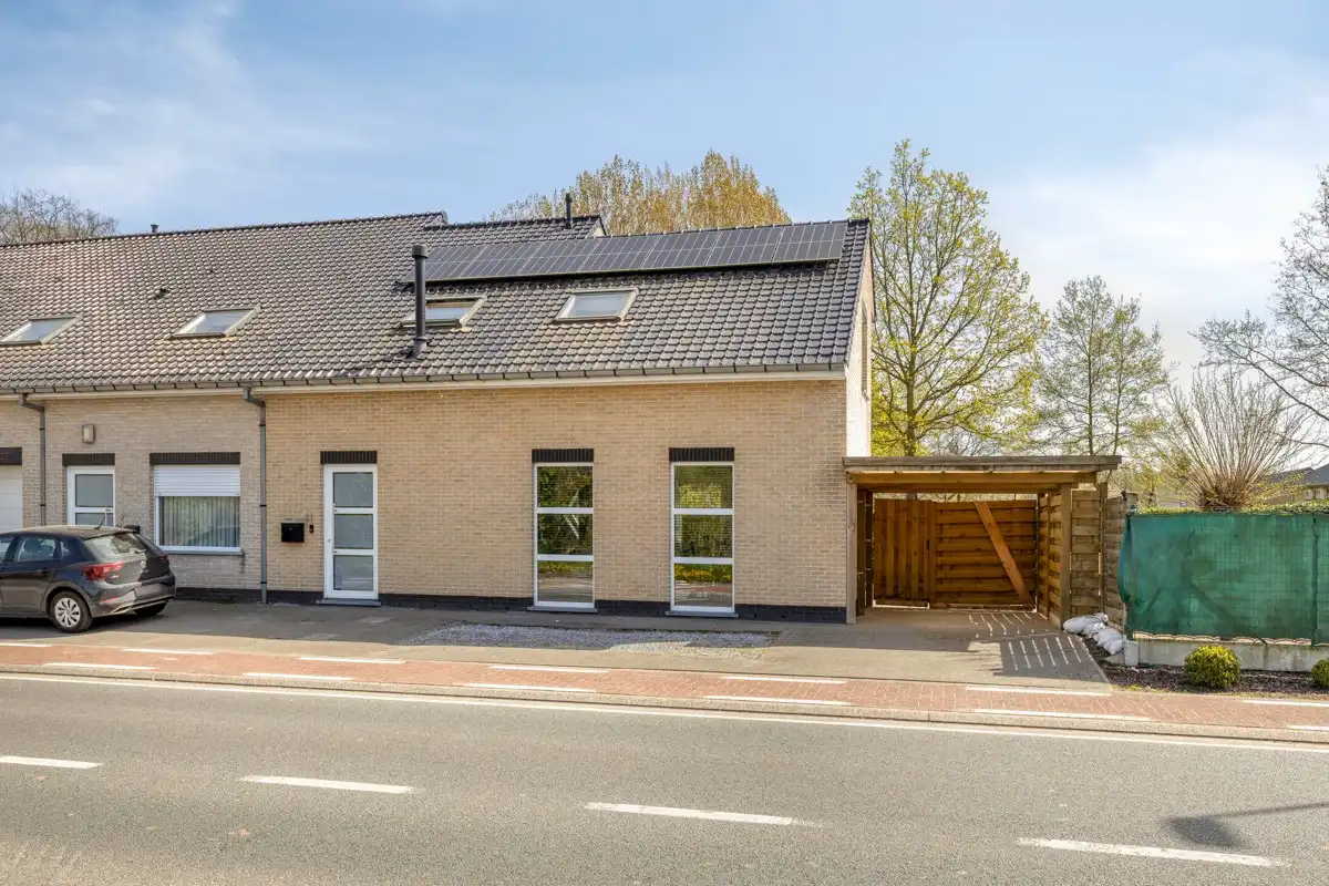 Instapklare gerenoveerde woning te Zwalm foto {{pictureIndex}}