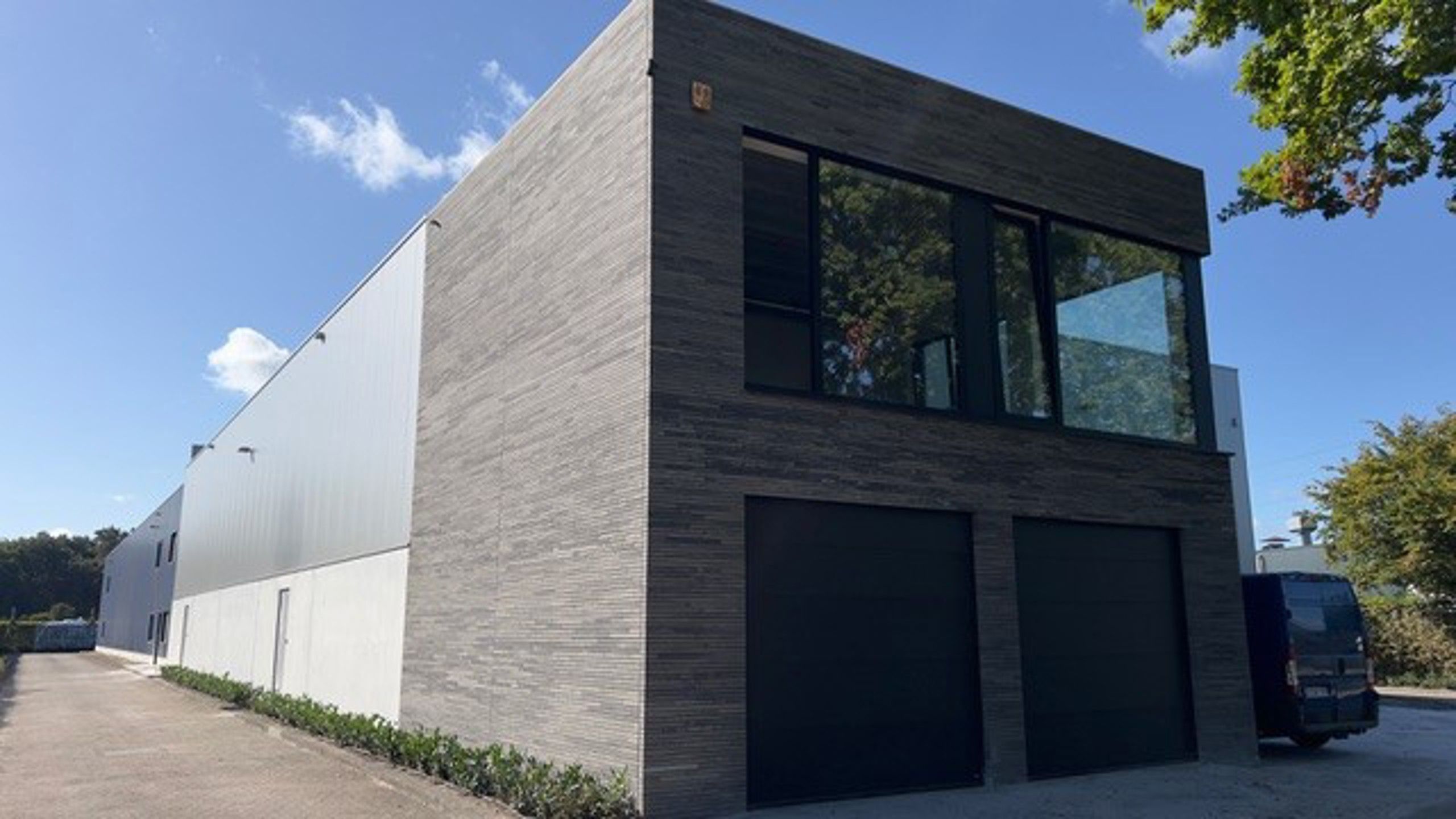 Nieuwbouw KMO-unit met 6 autostaanplaatsen te Beerse. foto 2