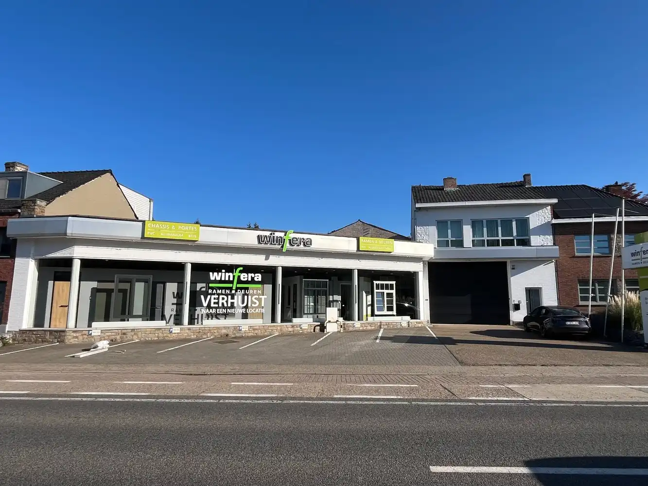 Multifunctioneel gebouw met woonst foto {{pictureIndex}}