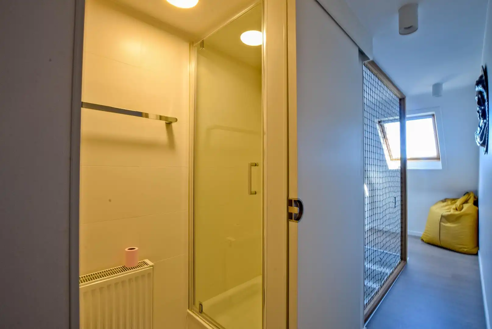 Succesvolle horecazaak met karakter in hartje Nieuwpoort-Stad op de Kaai gelegen. foto 22