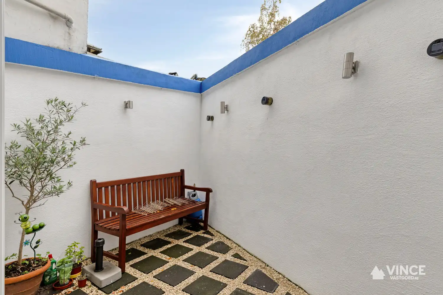 Volledig gerenoveerde en instapklare woning met terras foto 18