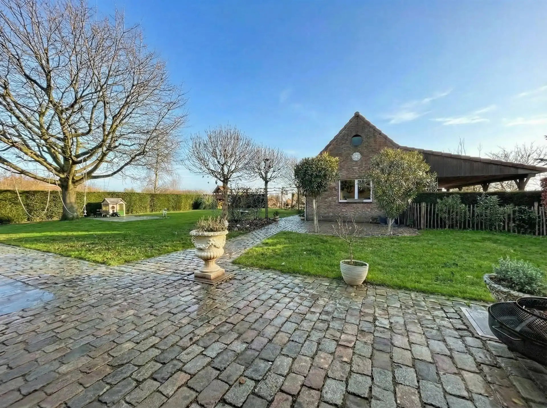 Prachtige villa met 4 slaapkamers, garage en bijgebouw op perceel van 2478m² foto 20