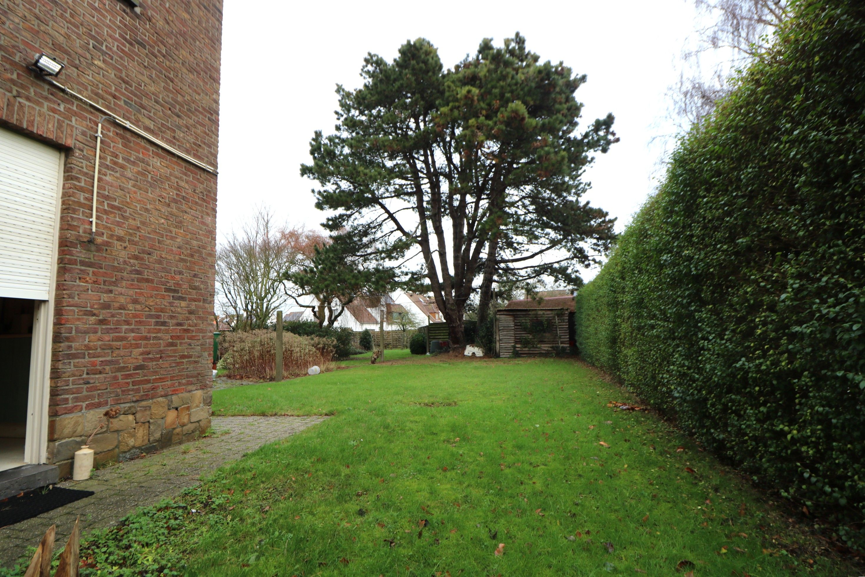 Lichtrijke woning met 4 slaapkamers en prachtige tuin op een zeer groot perceel (855 m²) foto 9