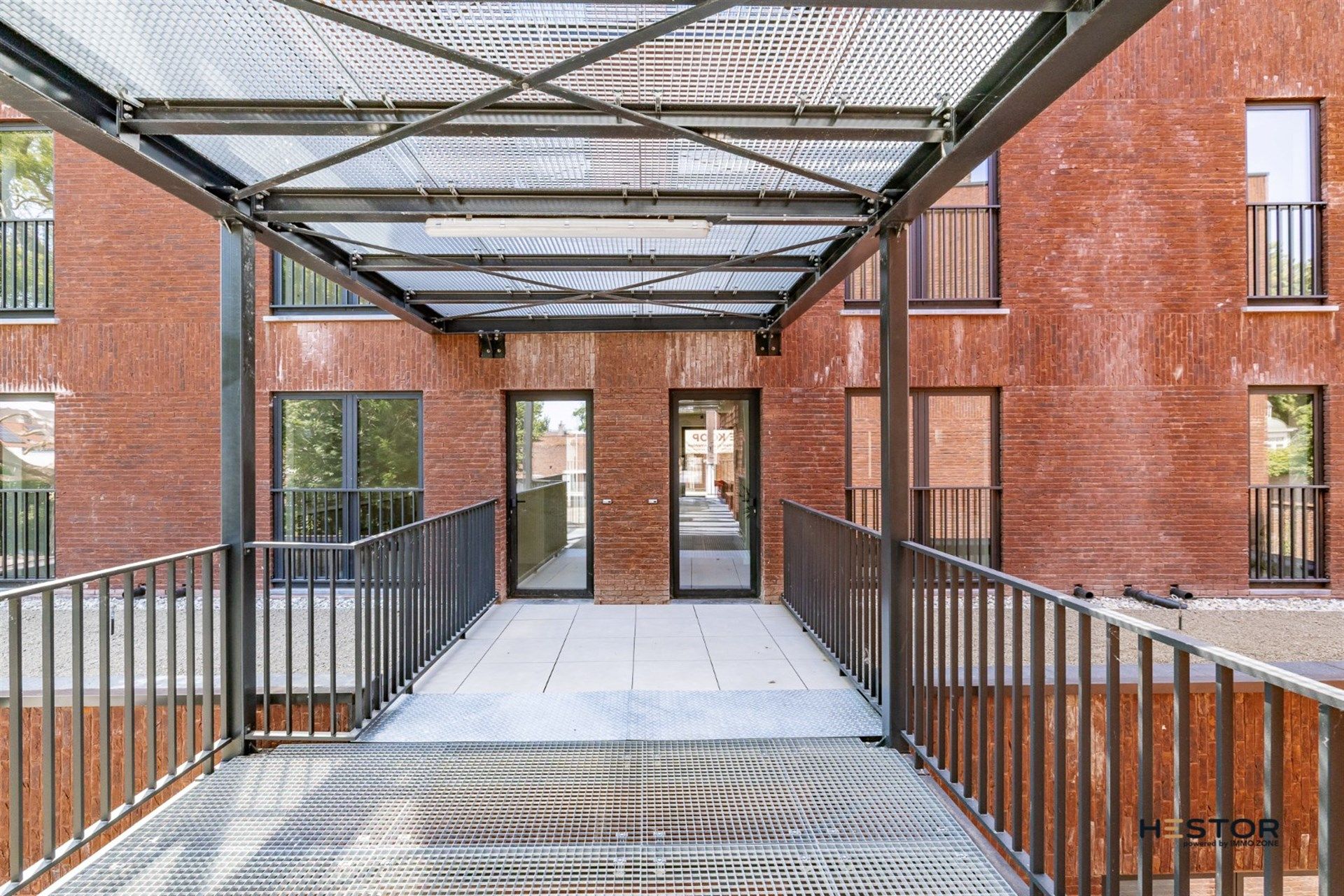 Afgewerkt nieuwbouwappartement met 2 slaapkamers foto 9