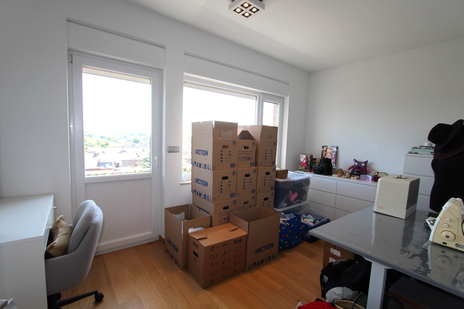 RUIM APPARTEMENT MET 3 SLAAPKAMERS foto 12