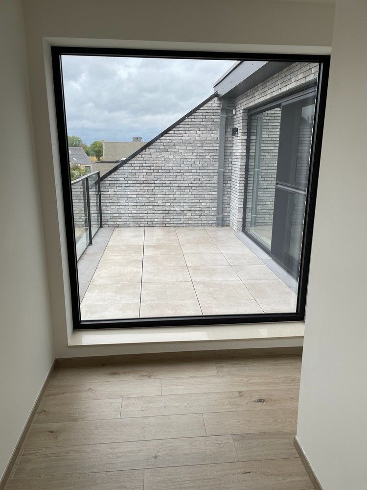 Mooi recent duplex appartement te huur met 3 slaapkamers. foto 5