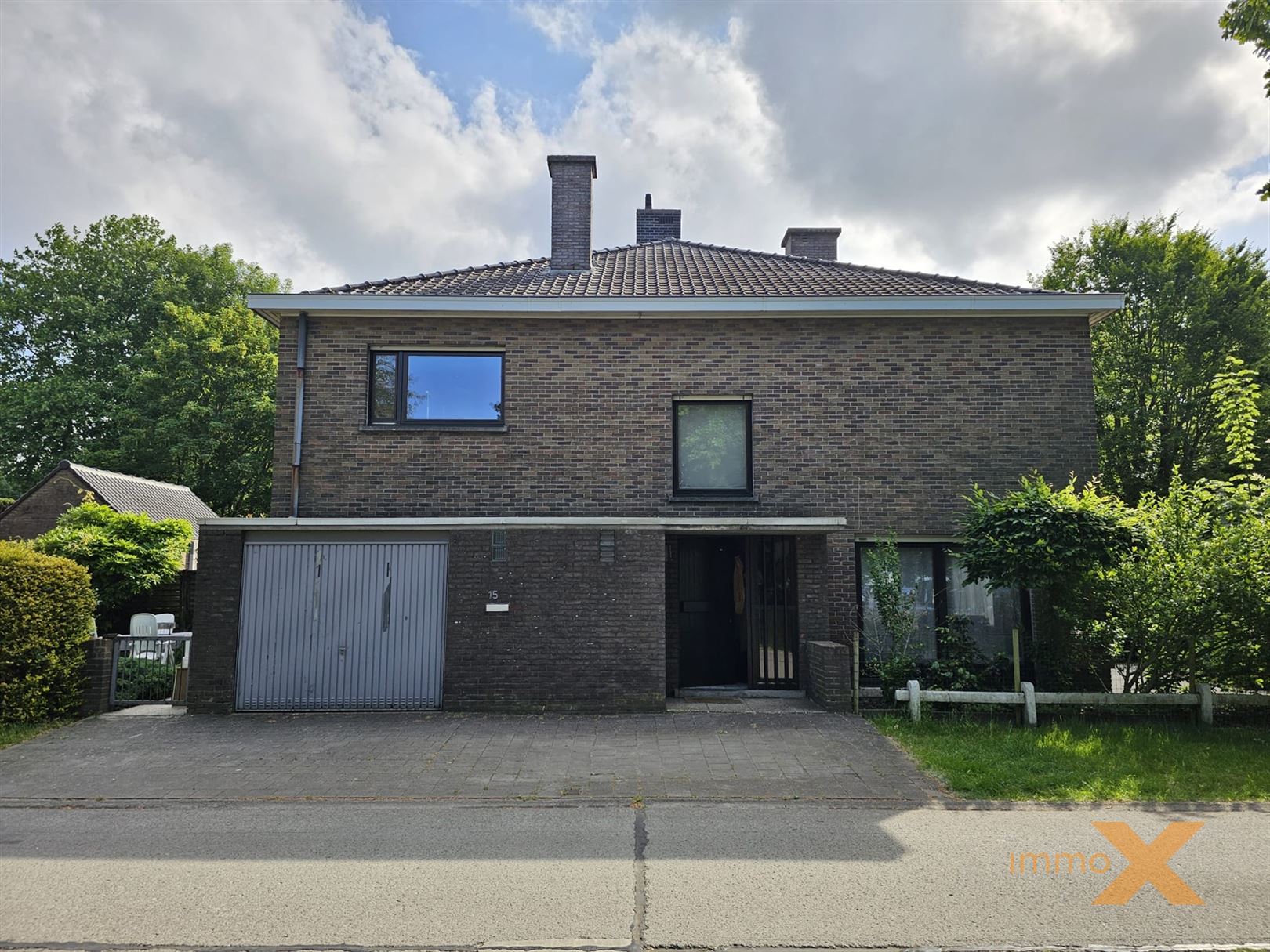 GEZELLIGE SEVENTIES WONING MET GARAGE EN TUINTJE foto 22