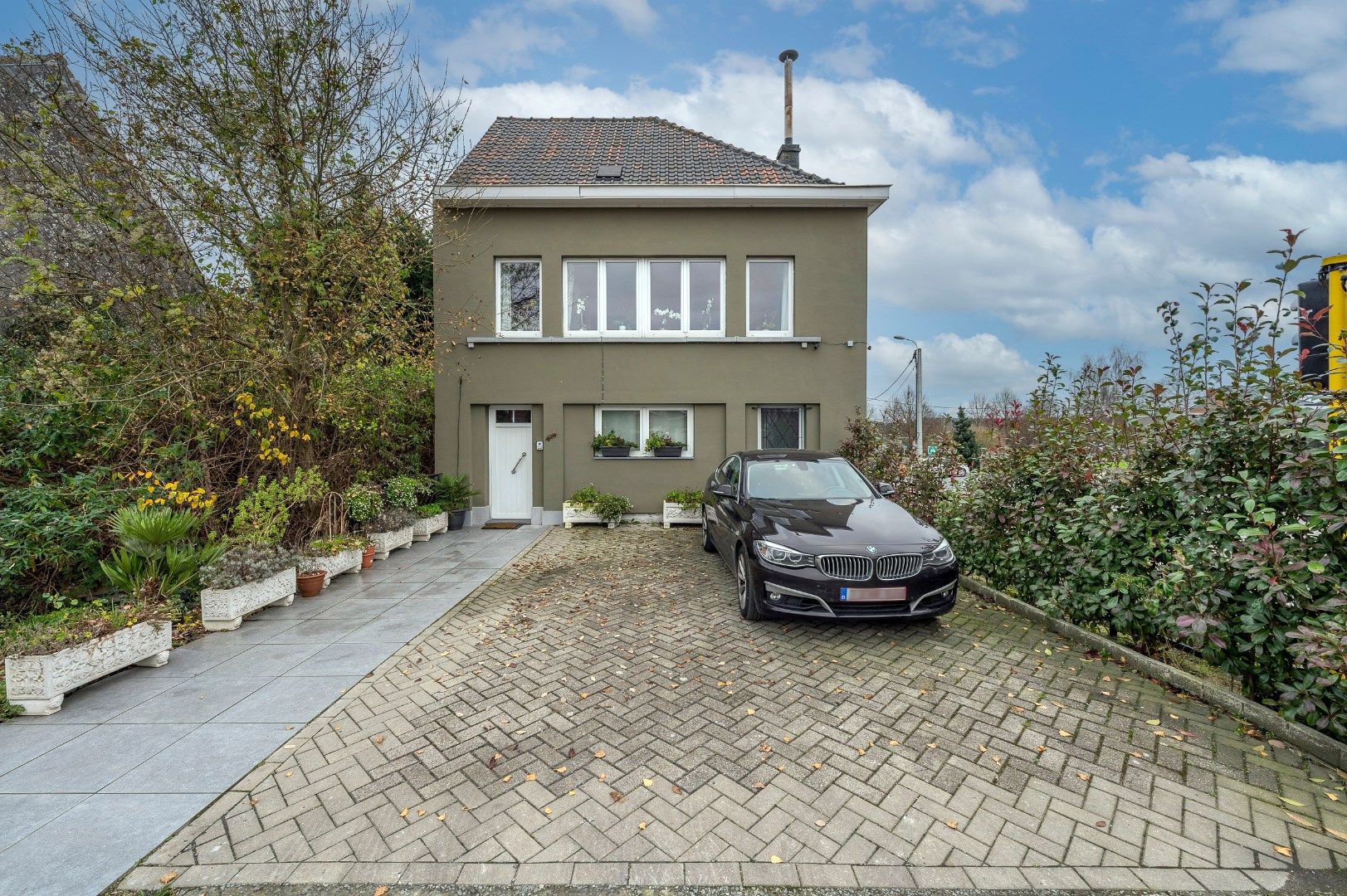 Ruim atelier (340m²) met woonst! foto 10