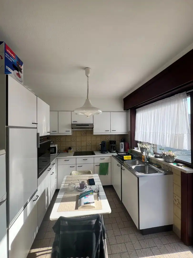 Gelijkvkoers appartement op de markt van Oudenburg foto 11