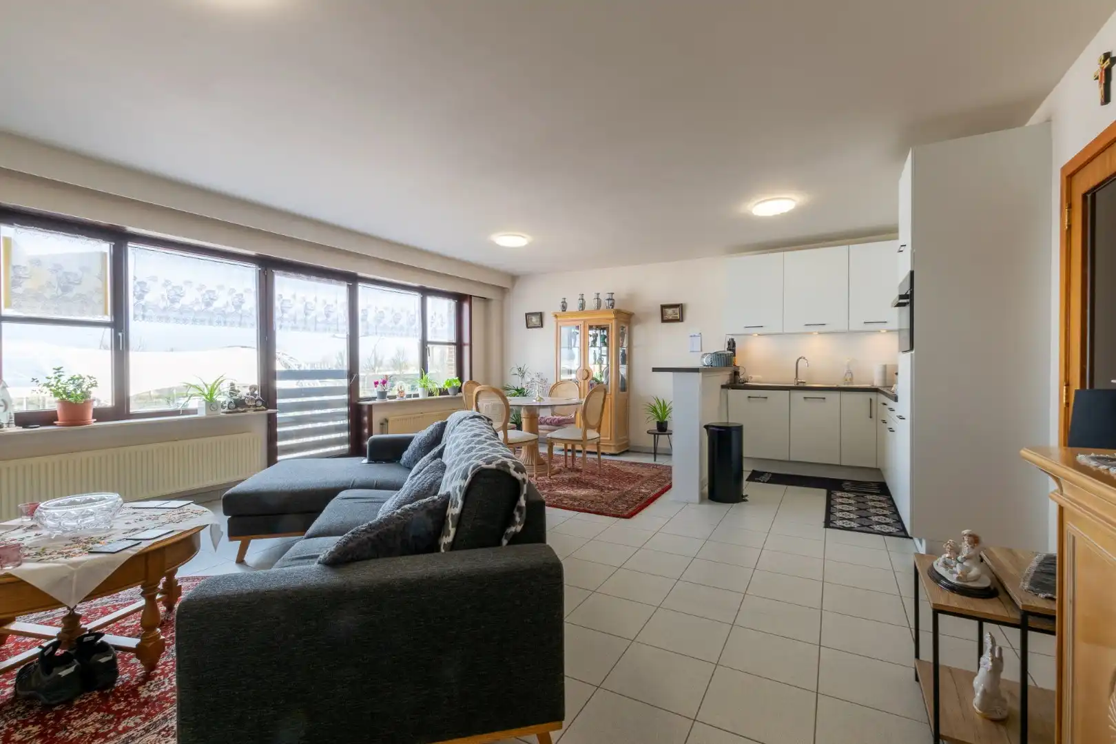 Prachtig gelegen appartement (87 m²) + terras, gelegen op de kaai te Nieuwpoort-Stad.  foto 3