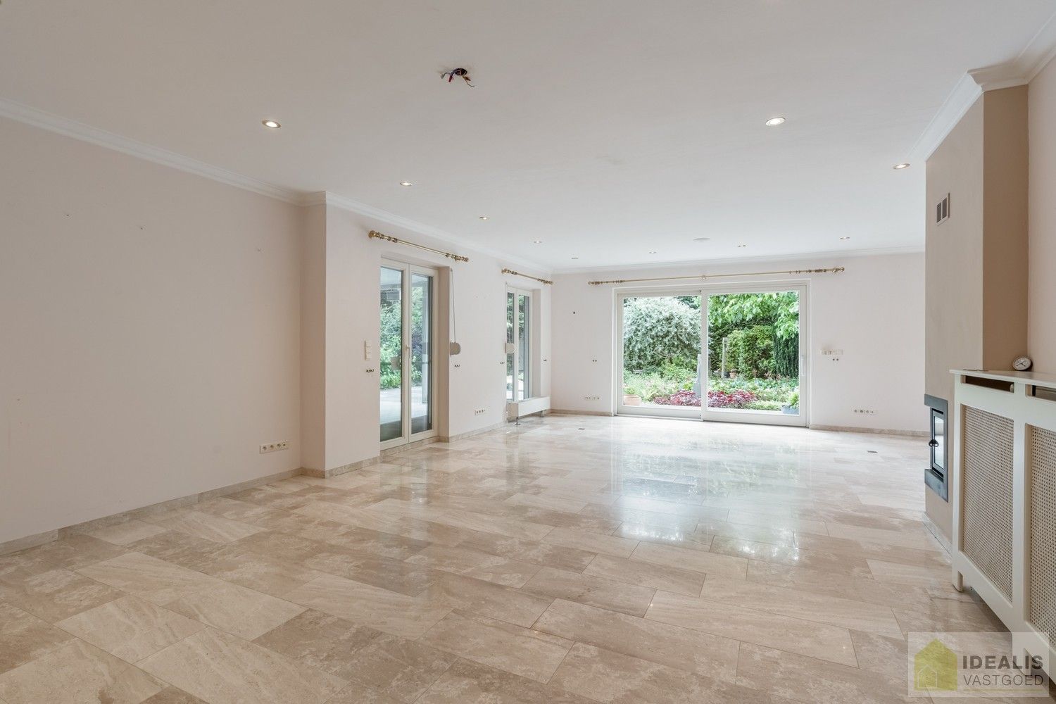 PERFECT ONDERHOUDEN VILLA OMRINGD DOOR PRACHTIGE TUIN OP UNIEKE EN GEGEERDE PLEK IN HARTJE ACHEL! foto 9