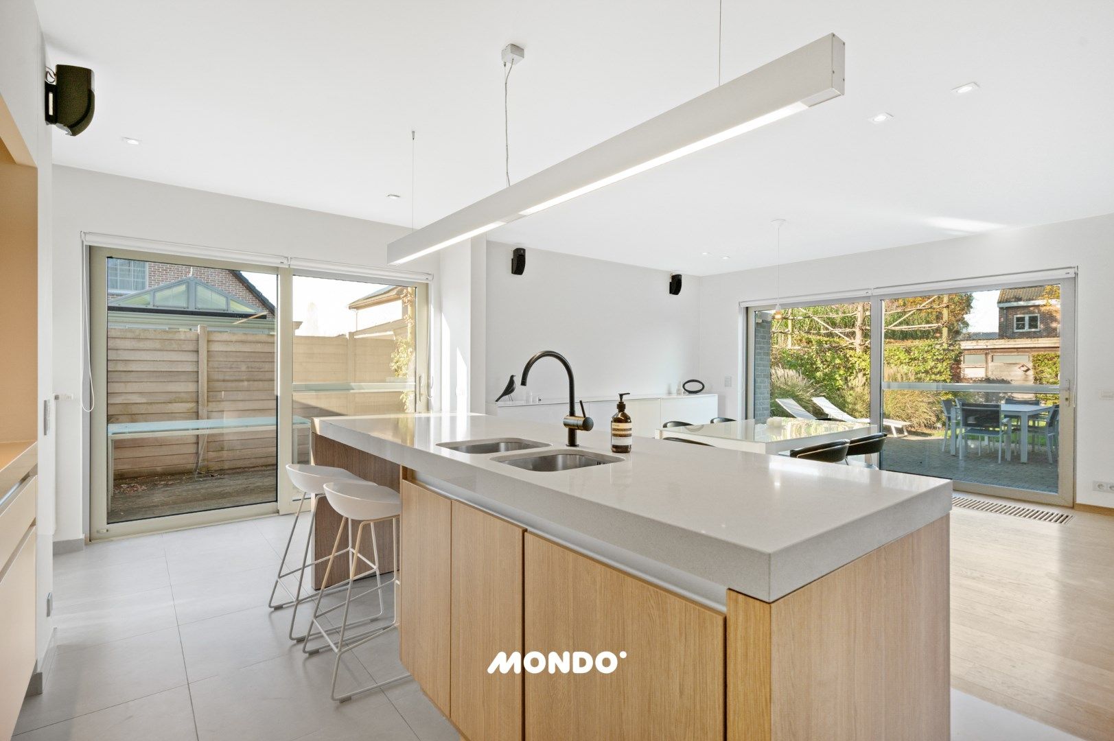 Toplocatie! Moderne, instapklare villa. foto 8