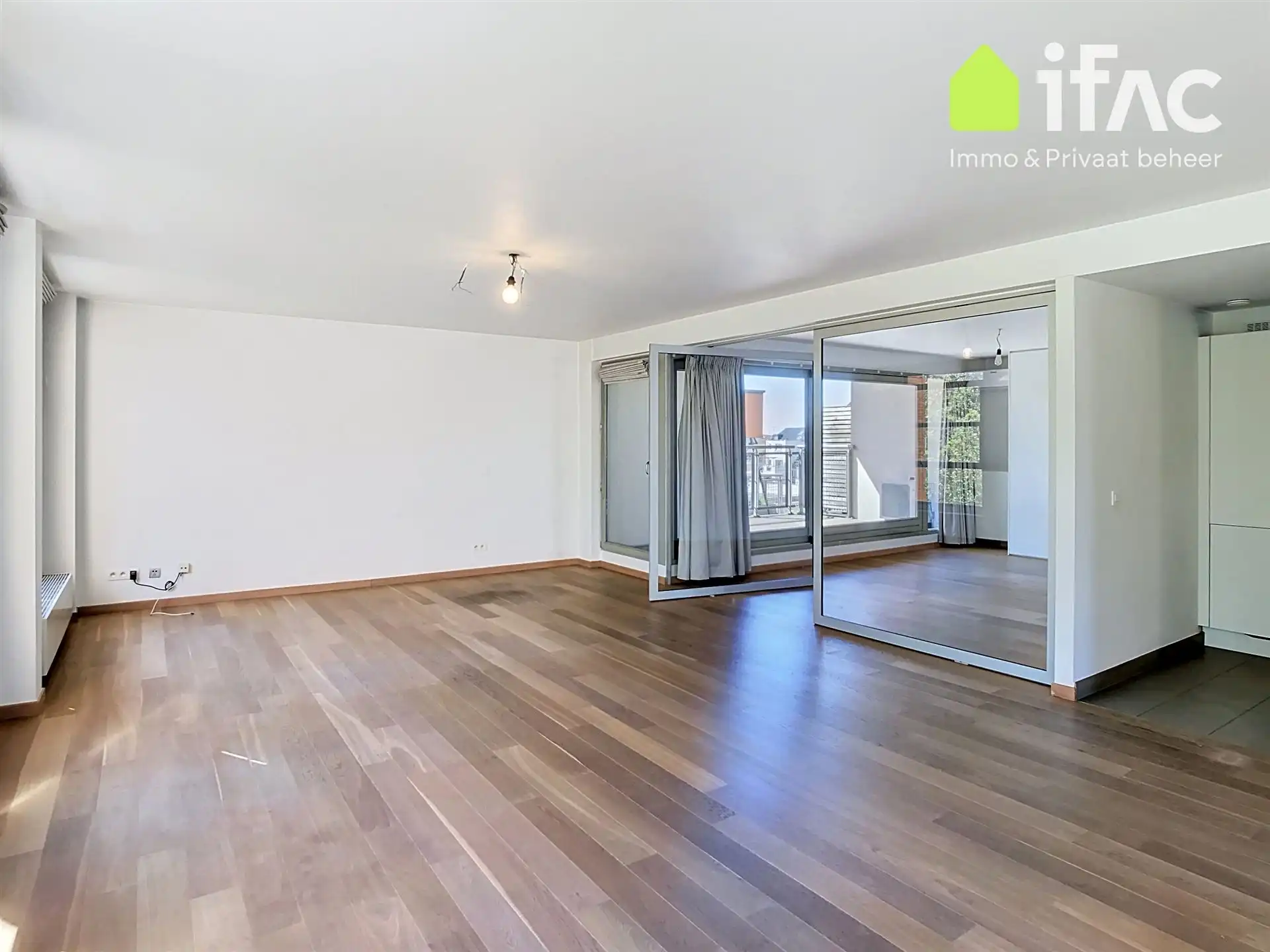 Lichtrijke loft met grote leefruimte nabij het park foto 5