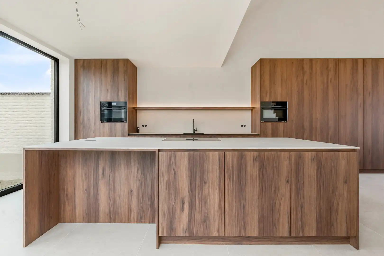 Exclusieve, volledig afgewerkte halfvrijstaande woning na transformatie van bestaande hoeve naar 2 BEN-woningen!  foto 9