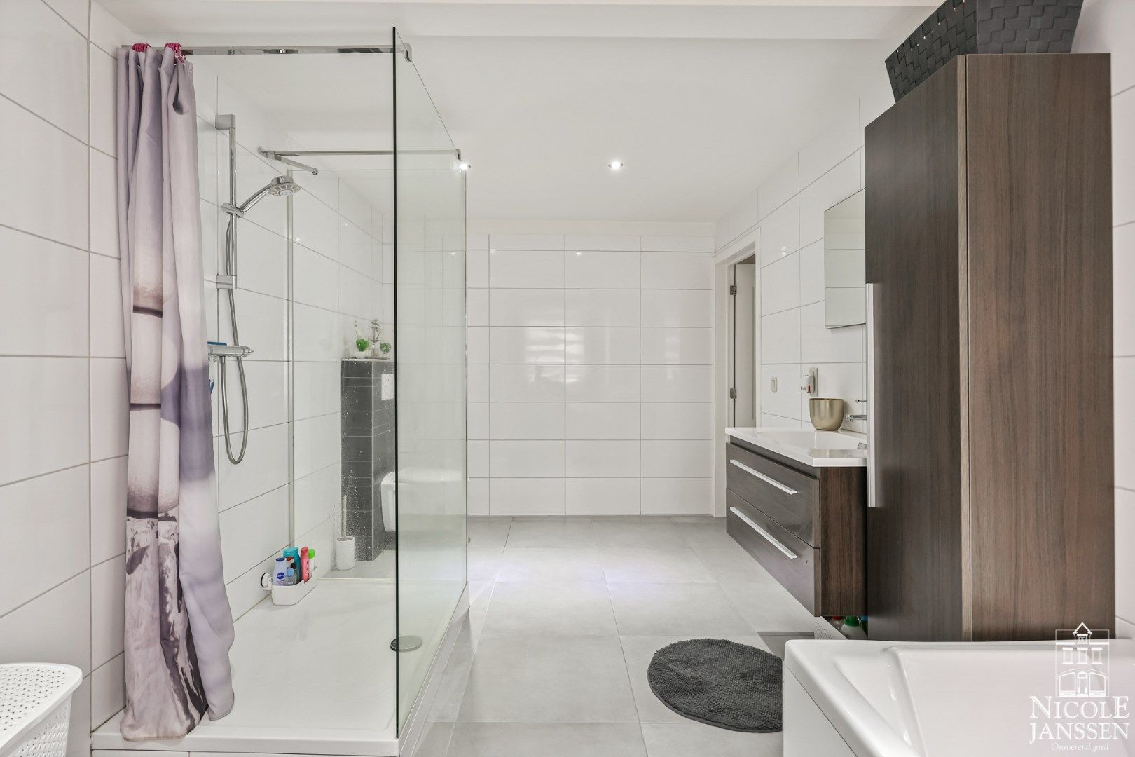 Gerenoveerde gezinswoning  foto 38